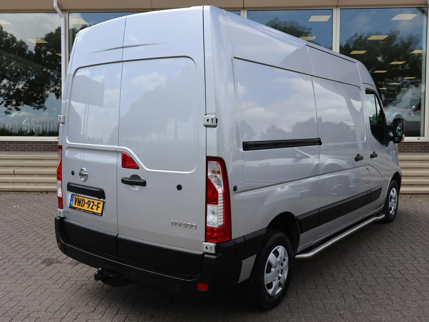 Nissan NV400 2.3 DCI 135 PK L2H2 + NAVIGATIE | CAMERA | CARPLAY Zilver - 2