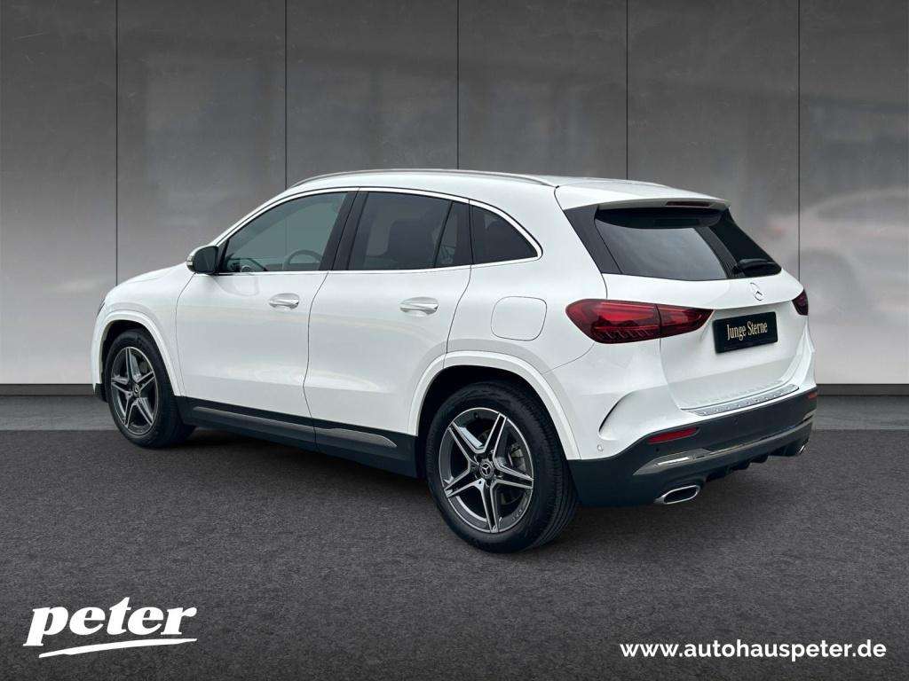 Mercedes-Benz GLA 220