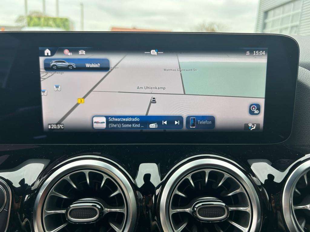 Mercedes-Benz GLA 220