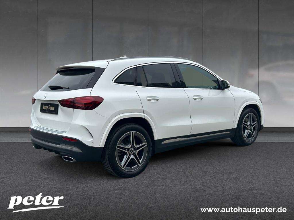 Mercedes-Benz GLA 220