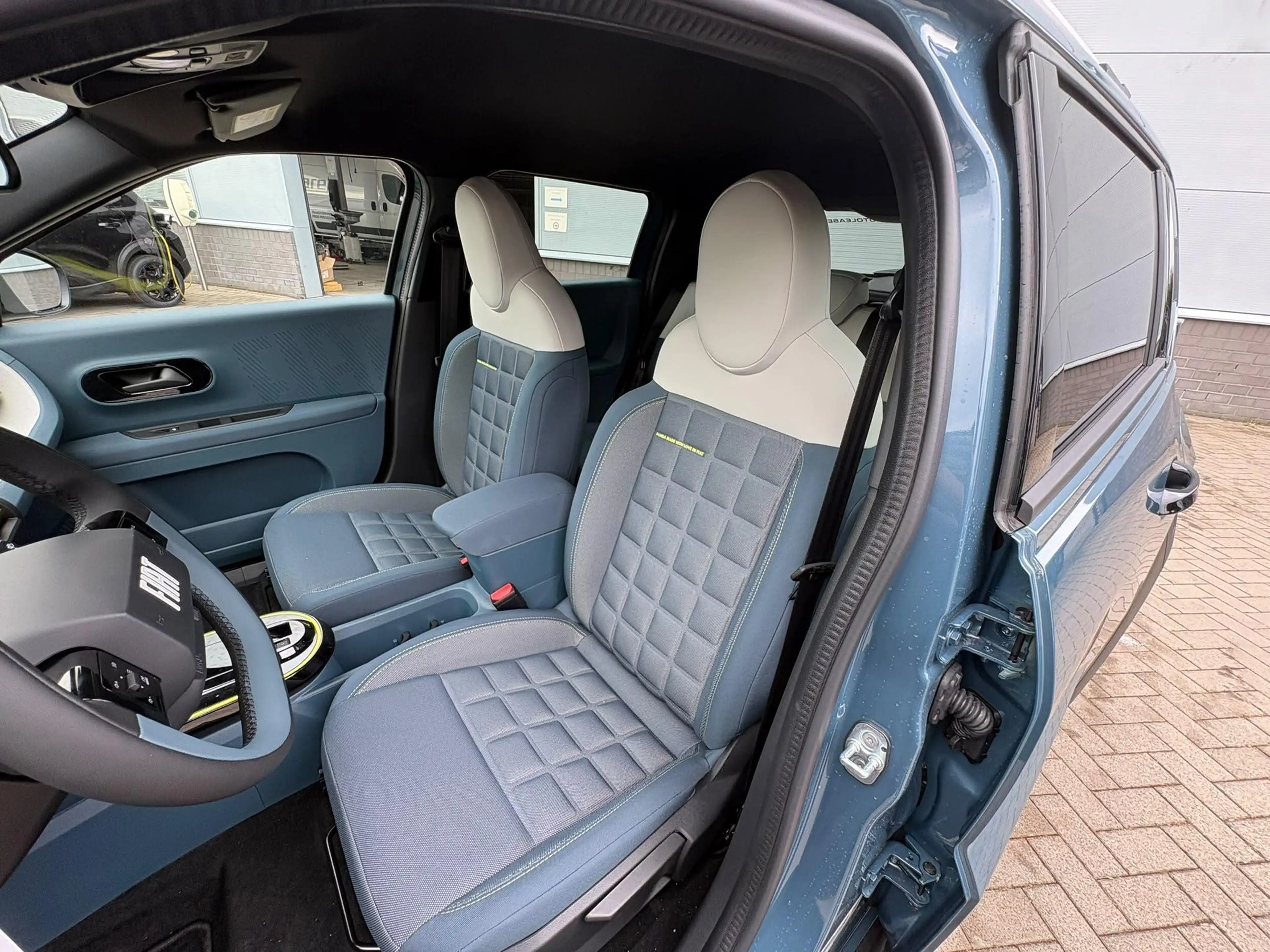 Fiat Grande Panda La Prima 44 kWh Winter Pack — photo 12