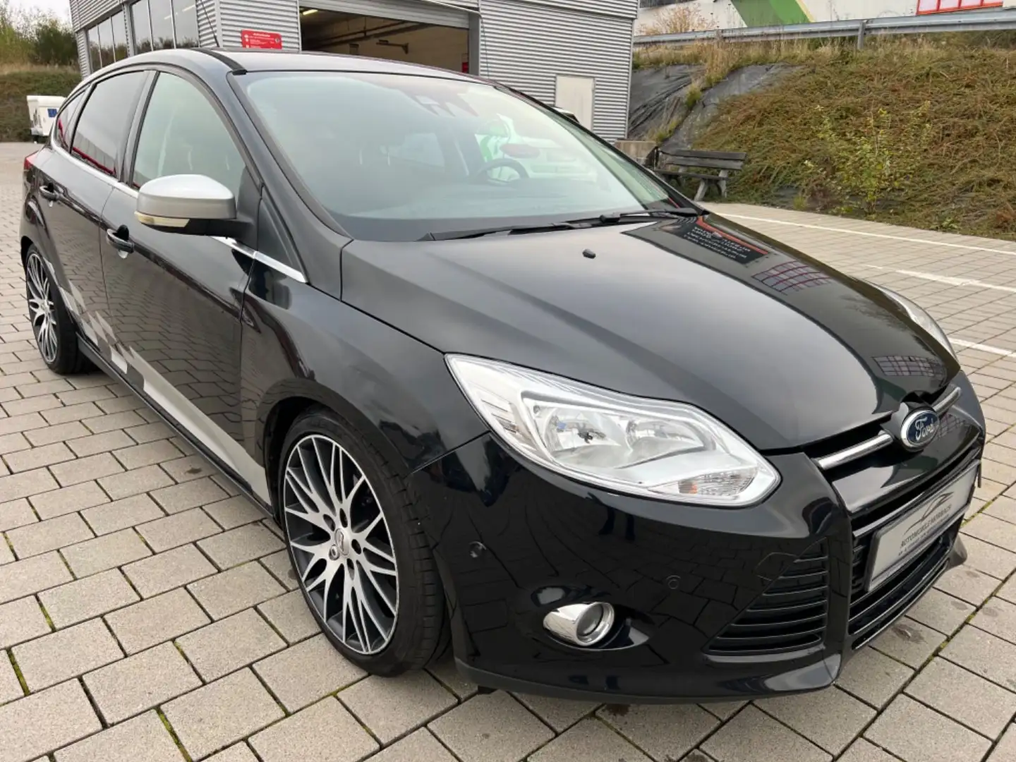 Ford Focus TITANIUM*1.6*KLIMAAUTOMATIK*ALU 18 LM*SHZ* Nero - 1