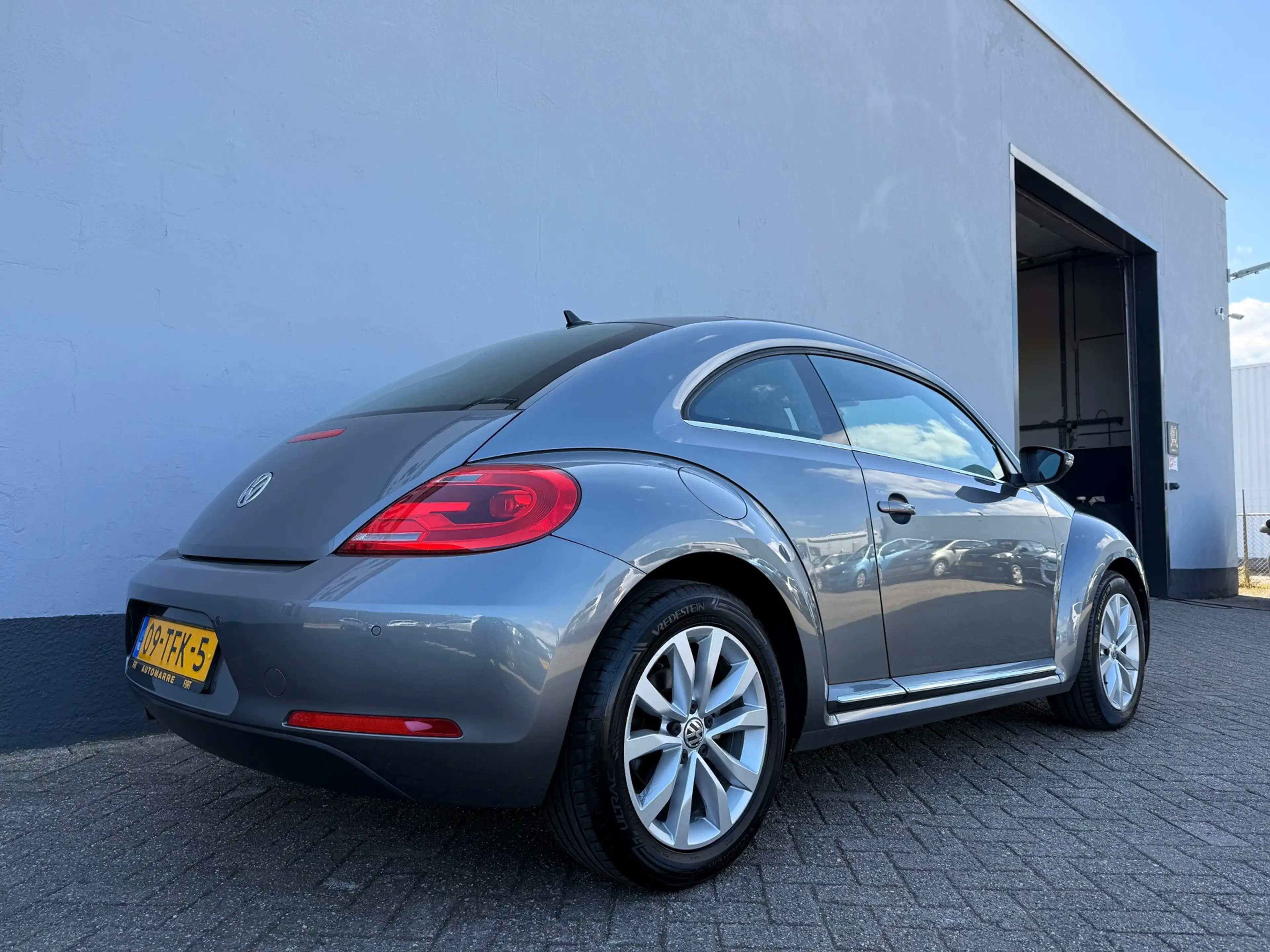 Volkswagen Beetle 1.2 TSI Design - Climate Control — photo 6