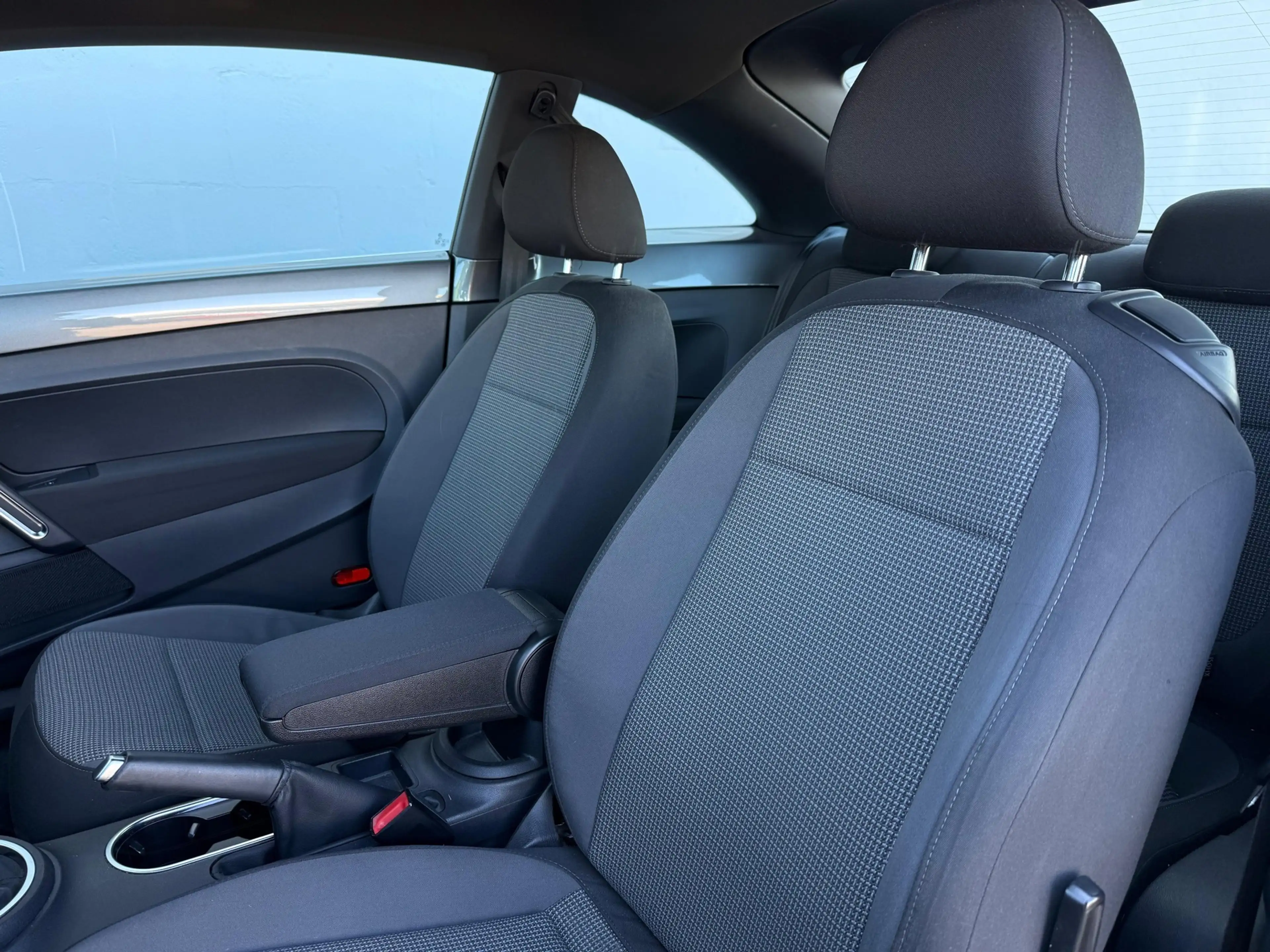 Volkswagen Beetle 1.2 TSI Design - Climate Control — photo 7