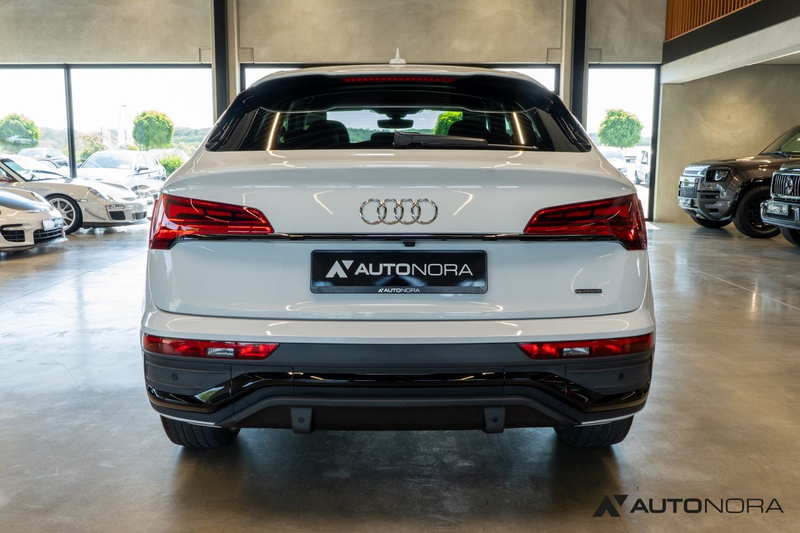 Audi Q5 45 TFSI quattro Sportback S line Tour Matrix — photo 9