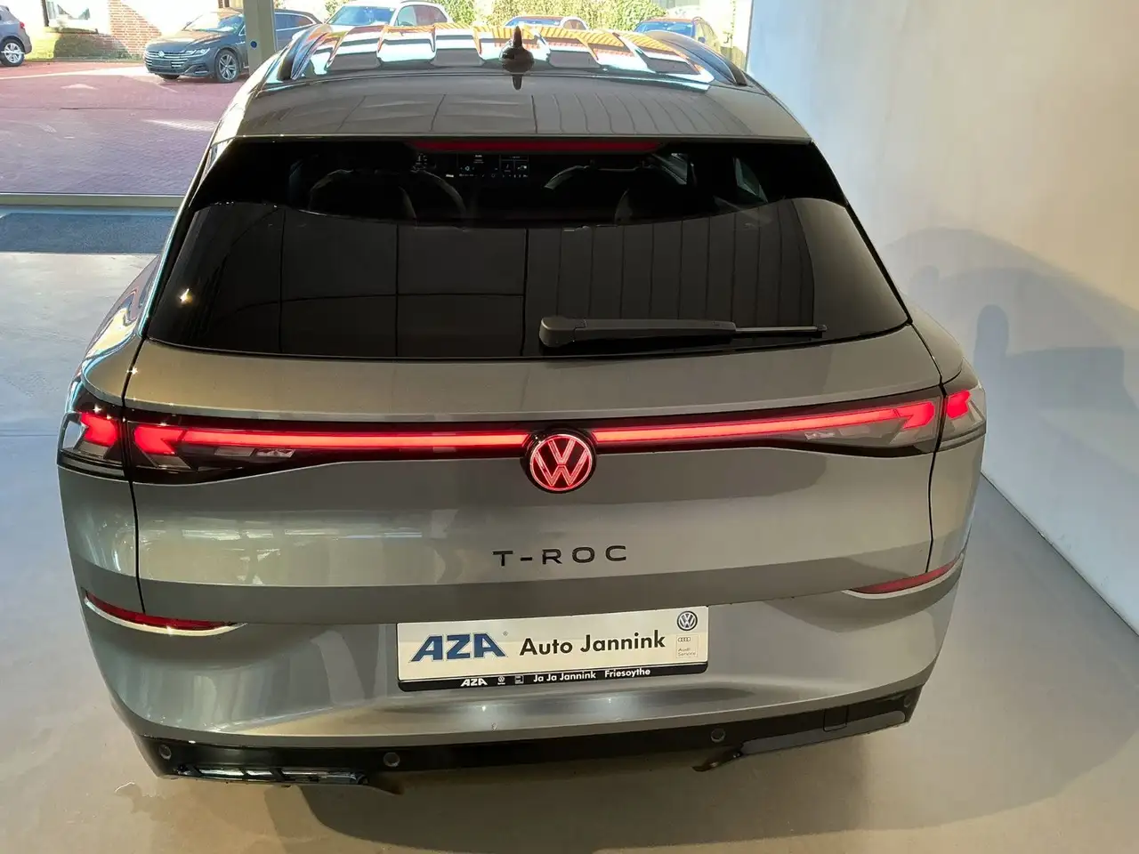 Volkswagen T-Roc 1.5 eTSI R-Line | AHK | IQ.LIGHT | ACC 15