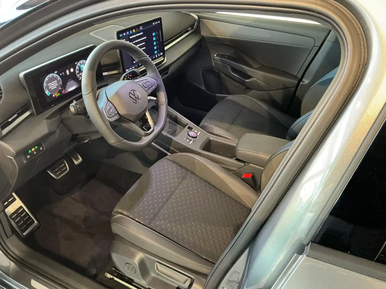 Volkswagen T-Roc 1.5 eTSI R-Line | AHK | IQ.LIGHT | ACC 6