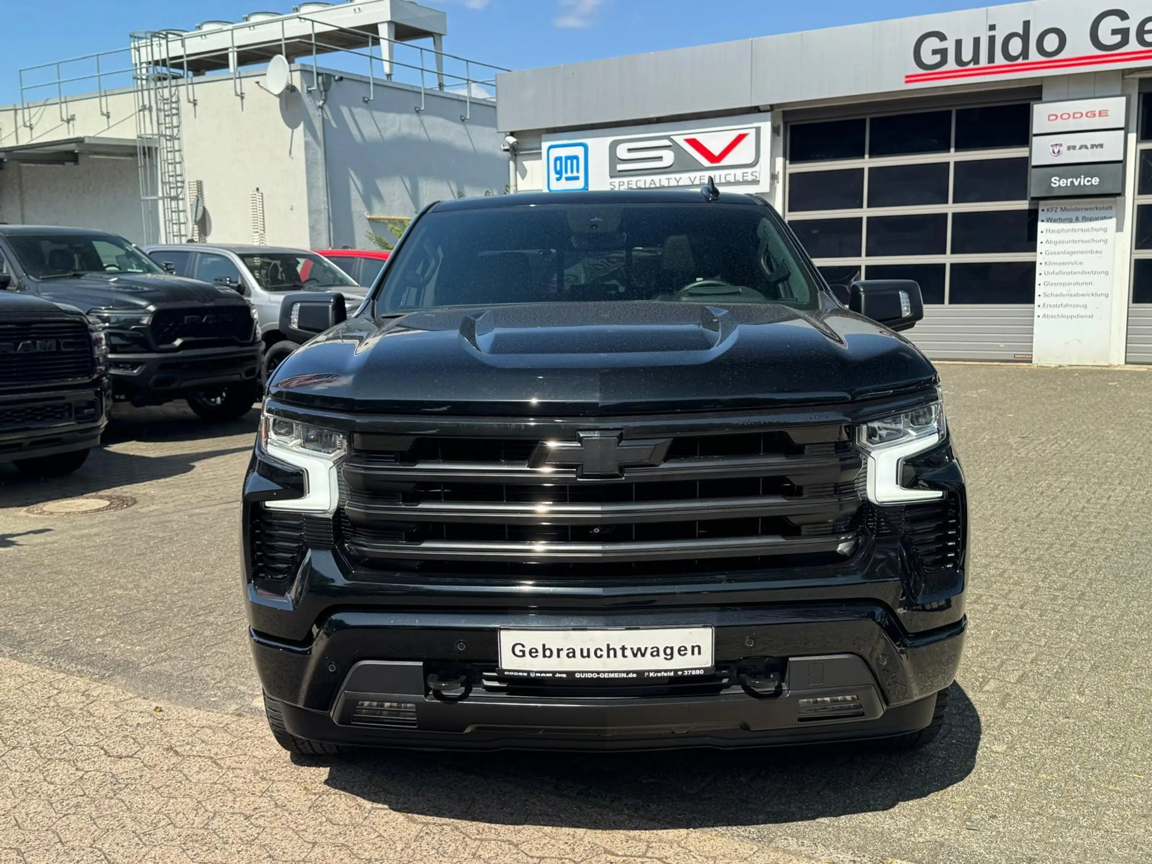 Chevrolet Silverado High Country 6.2 V8 Midnight Edition — photo 10