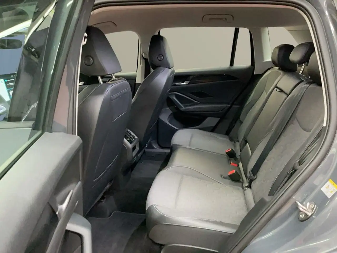 Volkswagen Tiguan 2.0 TDI DSG Life AHK Navi LED ACC PDC 13