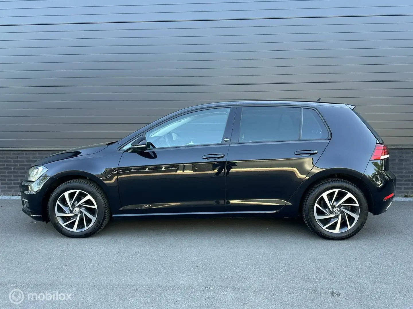 Volkswagen Golf 1.0 TSI SOUND EDITION CLIMA*ACC*PDC*CARPLAY! Schwarz - 2