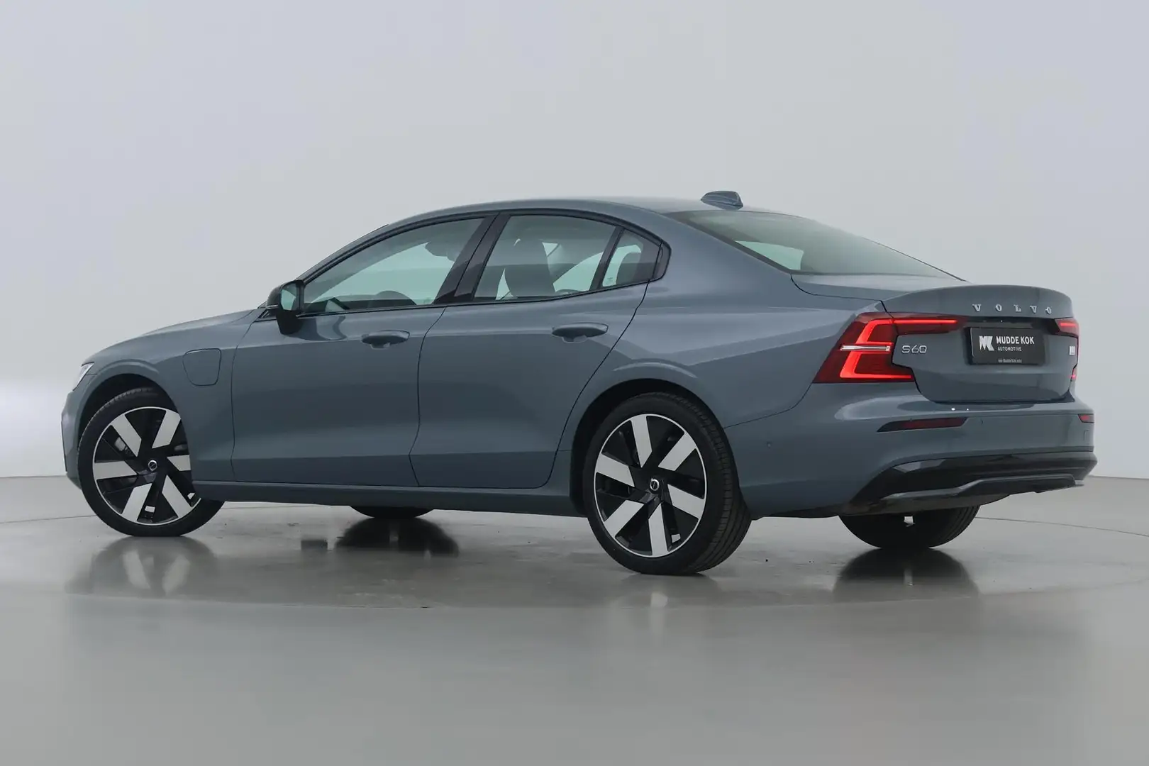 Volvo S60 T8 Recharge Plus Dark | Long Range | 360° Camera | Сірий - 2