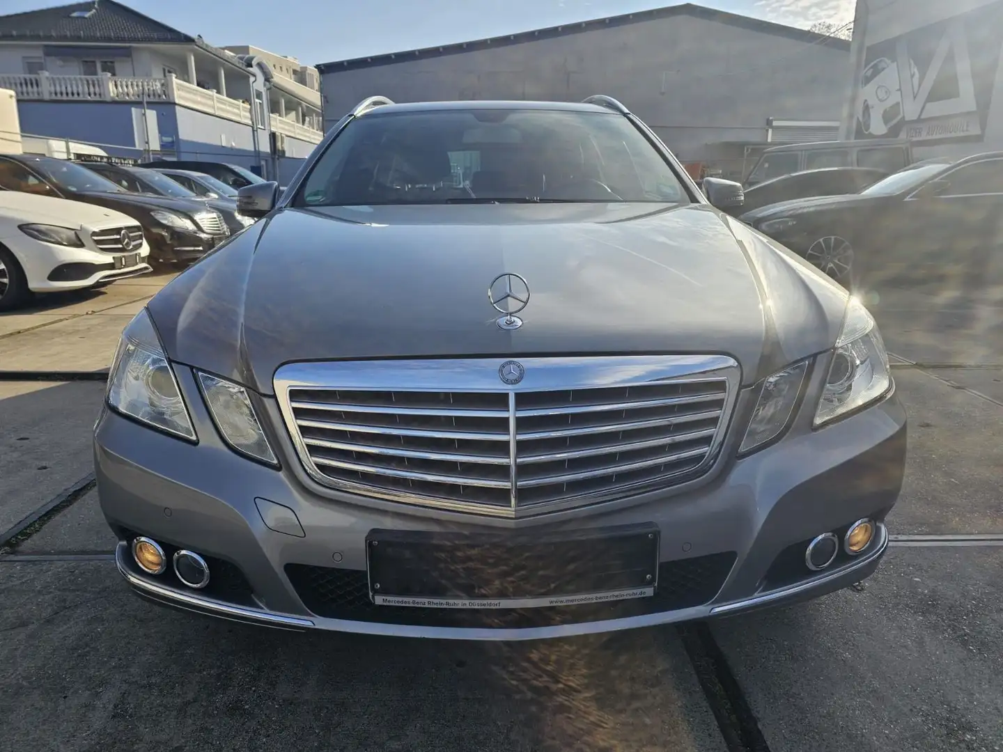 Mercedes-Benz E 200 E200 T-Modell CGI BlueEffi. Elegance Garantie Gris - 2