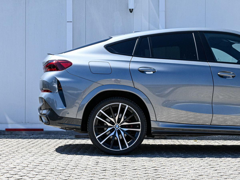 BMW X6 xDrive30d M-SportPRO 22 PANO KomSitz Sitzlüft — photo 5