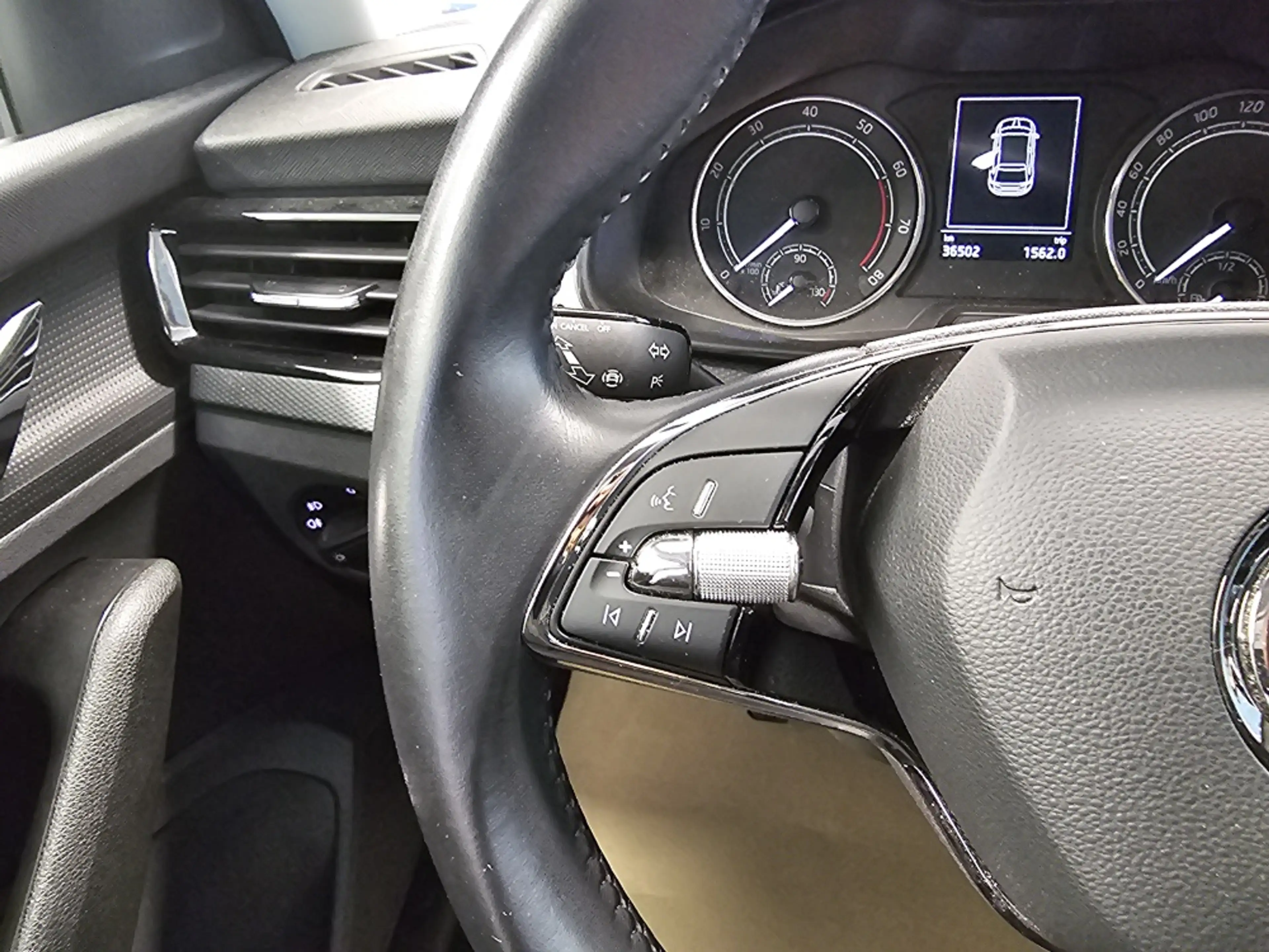Skoda Scala Style 1.Hand,Kamera,PDC,LED,Tempomat — photo 15