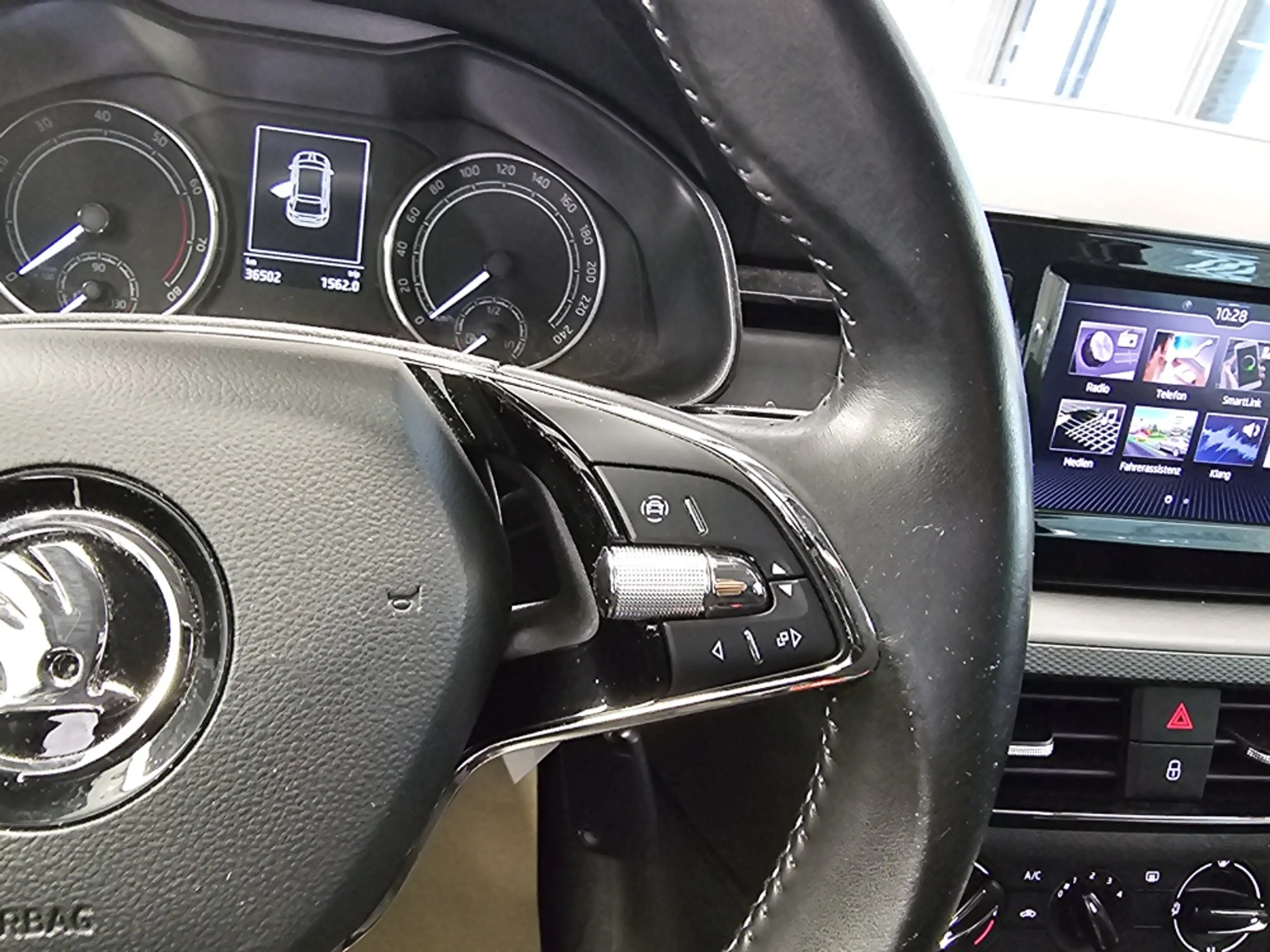 Skoda Scala Style 1.Hand,Kamera,PDC,LED,Tempomat — photo 14