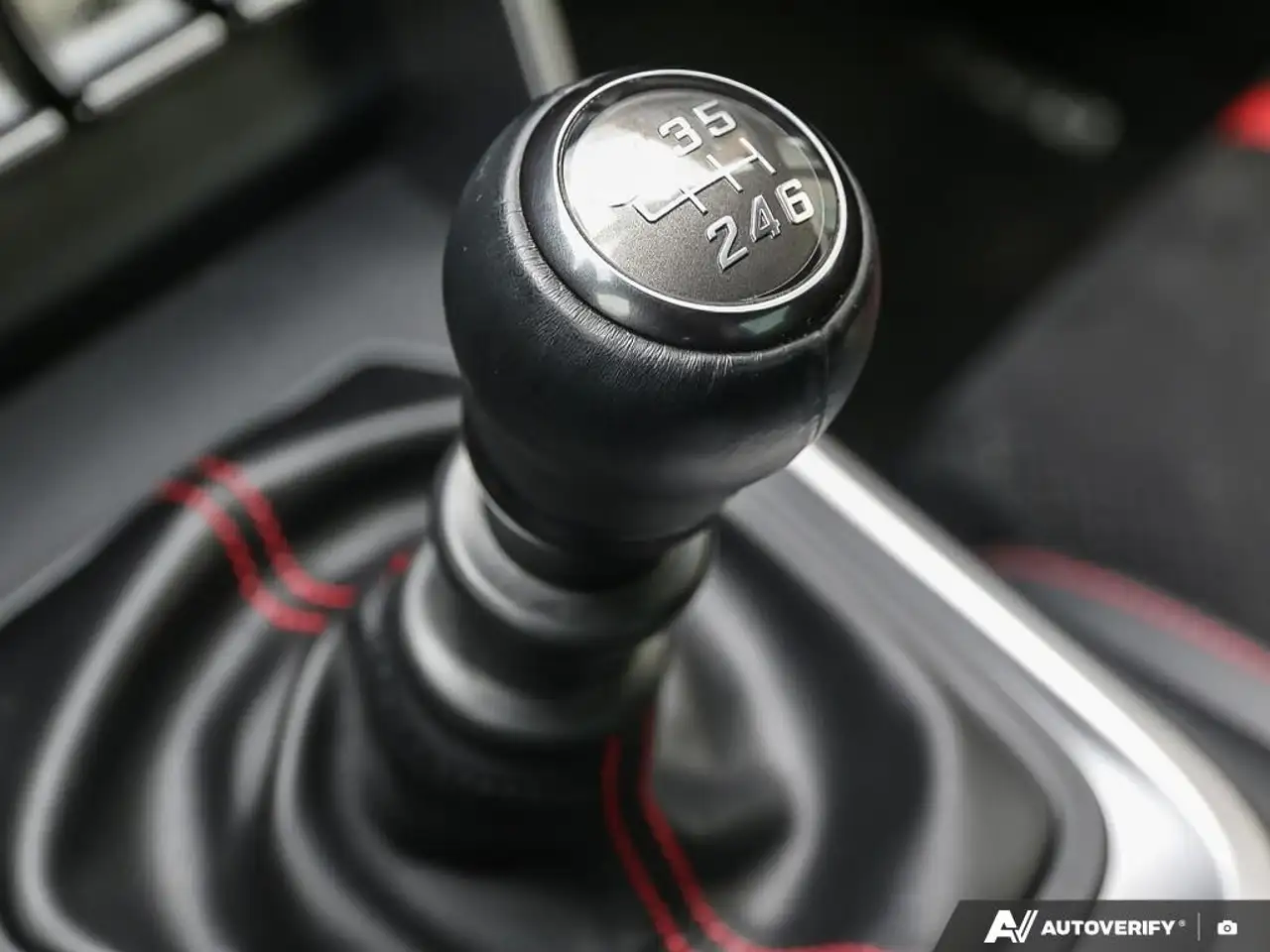 Subaru BRZ снимка Subaru BRZ