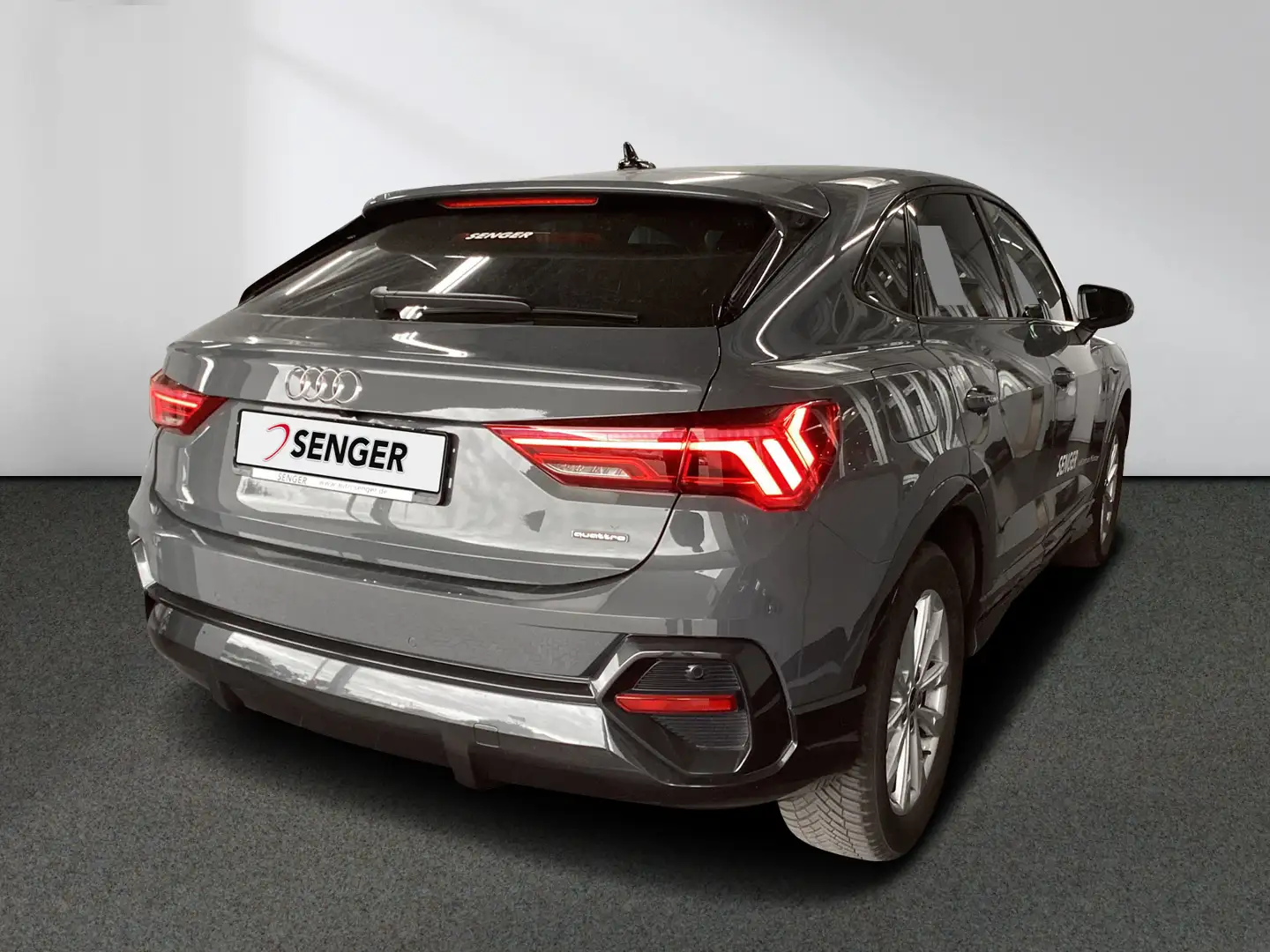 Audi Q3 Sportback 40 TFSI quattro S tronic MMIplus Grau - 2