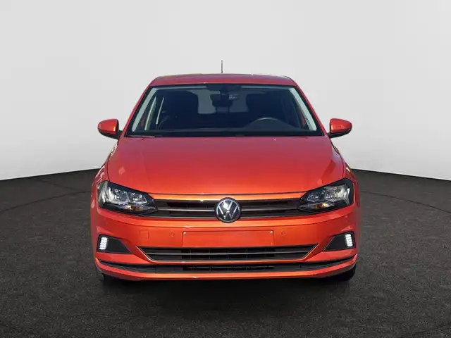 Volkswagen Polo view 3