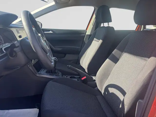 Volkswagen Polo view 8