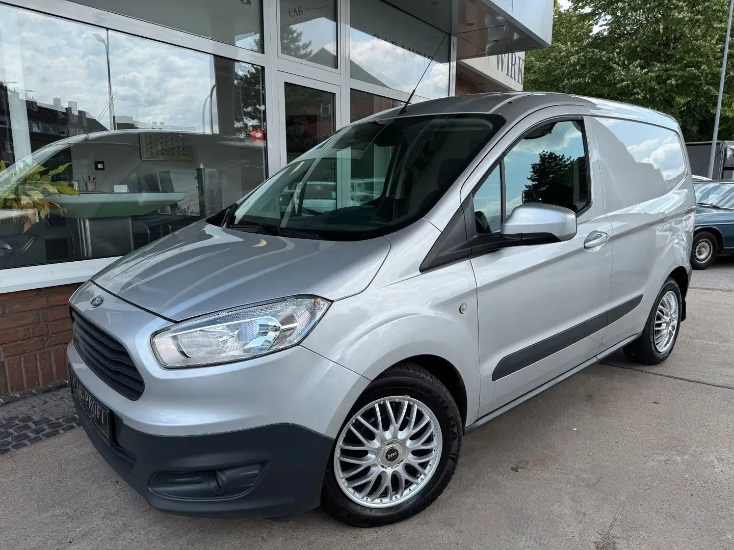 Ford Transit Courier Trend Klima/PDC/1.Hd/erst 79 Tk Argintiu - 2