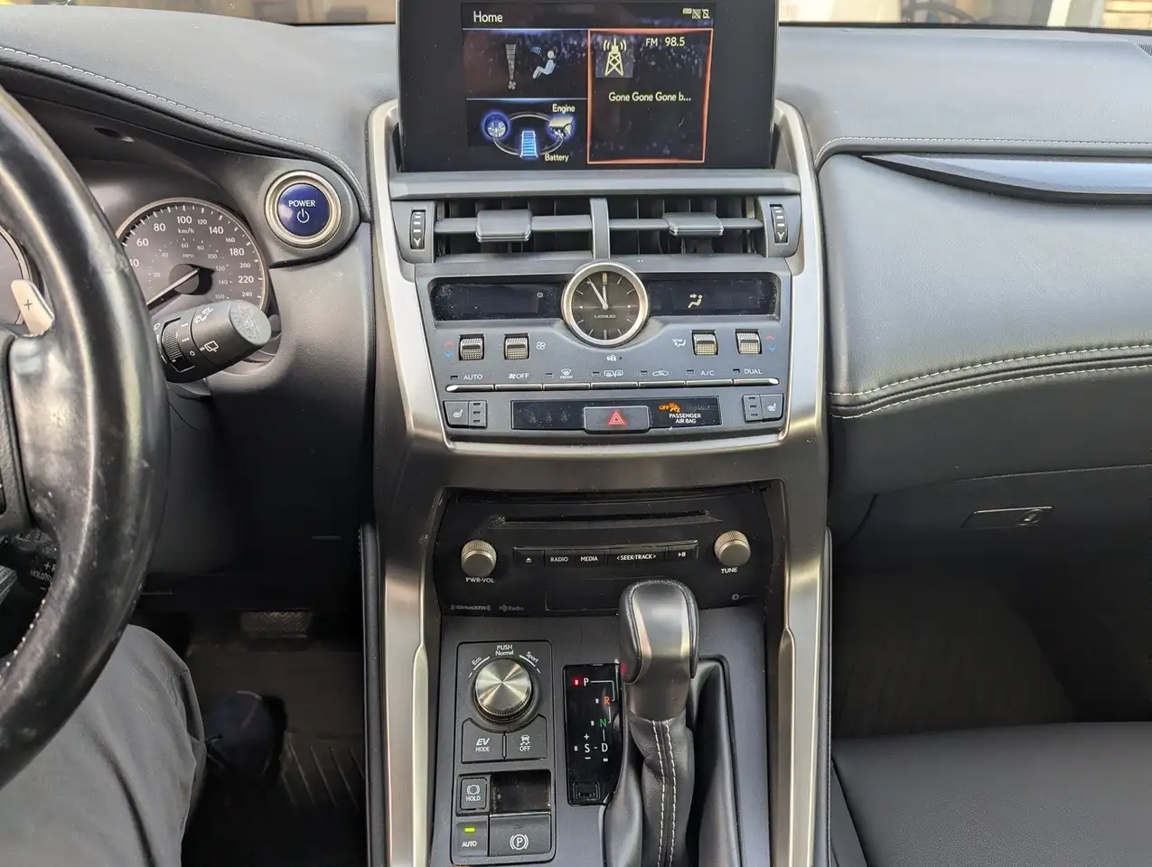 Lexus NX fotografie Lexus NX