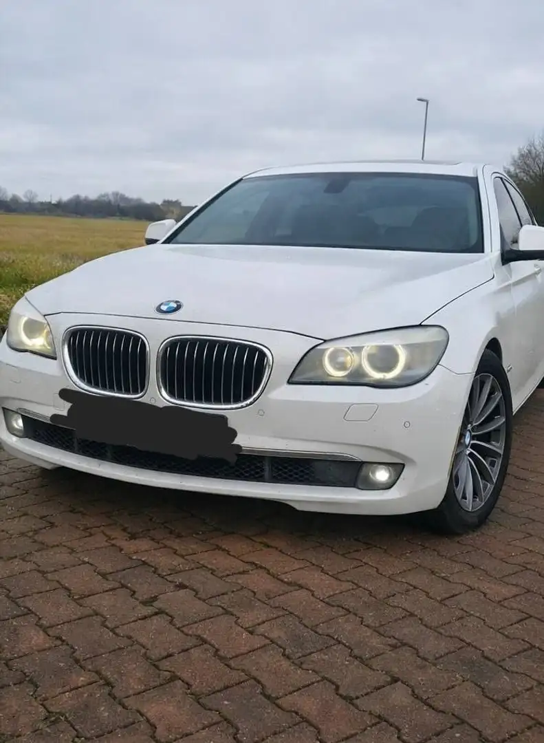 BMW 740 740Li - 1