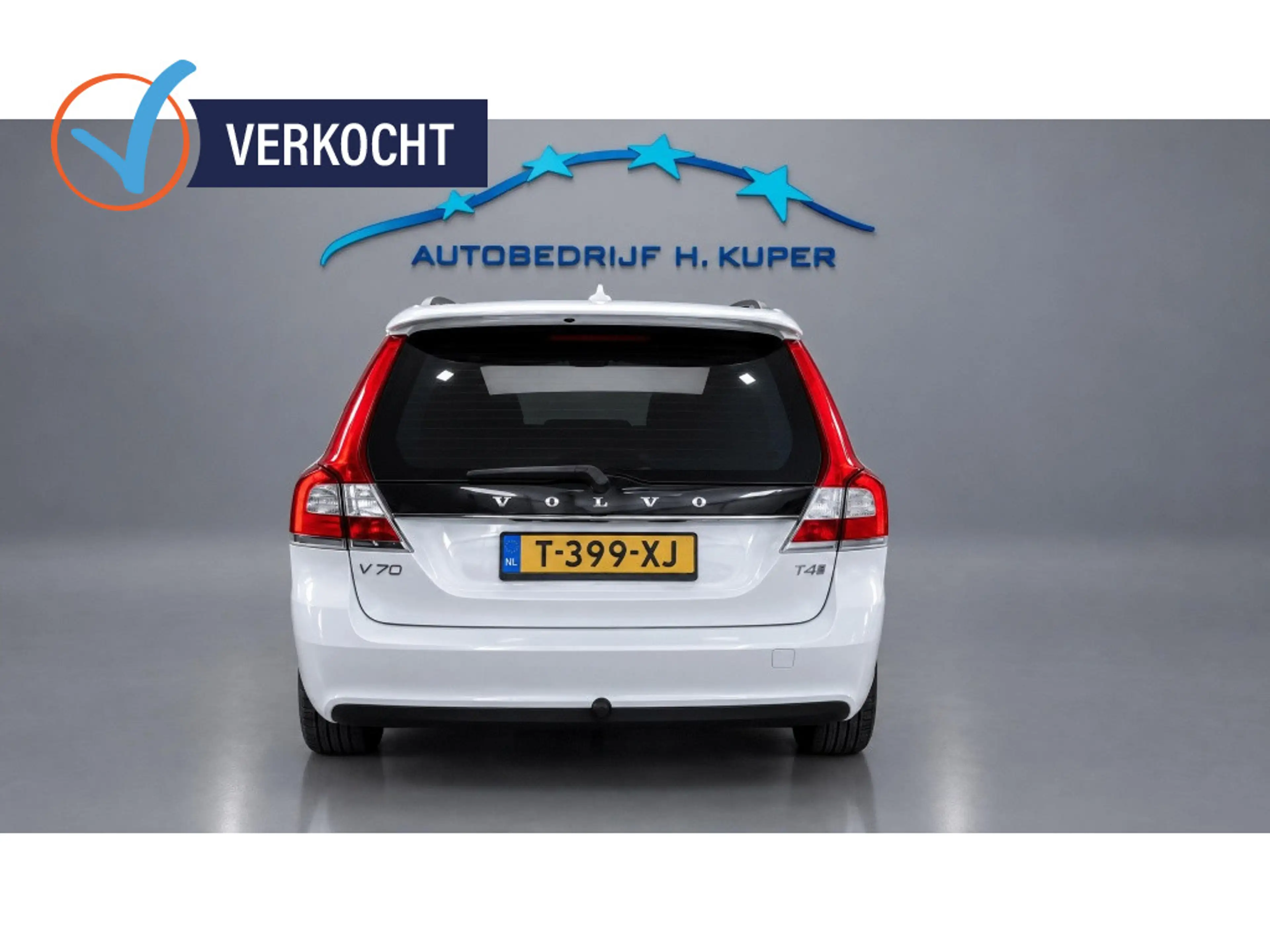 Volvo V70 2.0 T4 Inscr. Ed. | Pano | Trekhaak | Cruise | Nav — photo 4