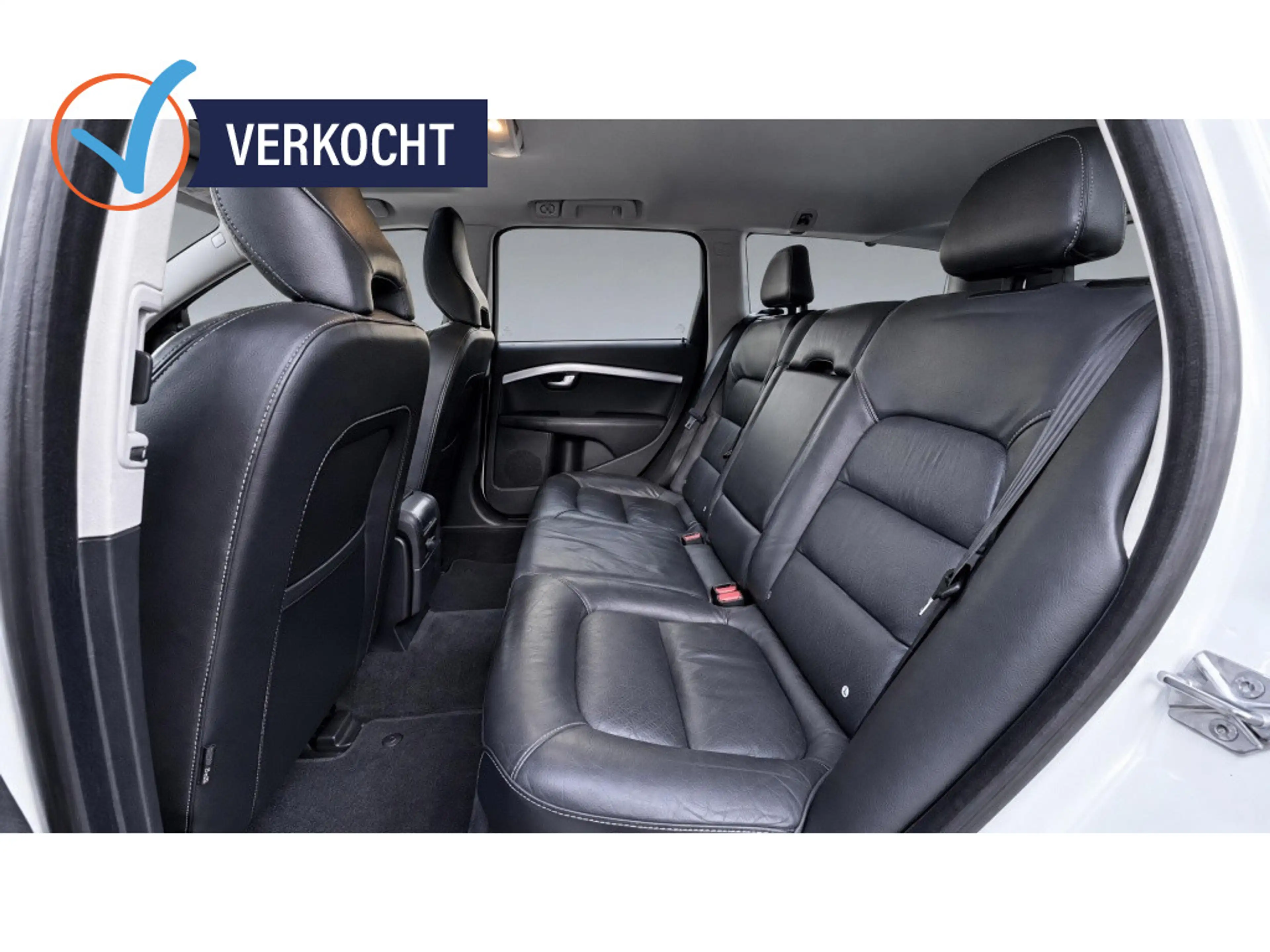 Volvo V70 2.0 T4 Inscr. Ed. | Pano | Trekhaak | Cruise | Nav — photo 15