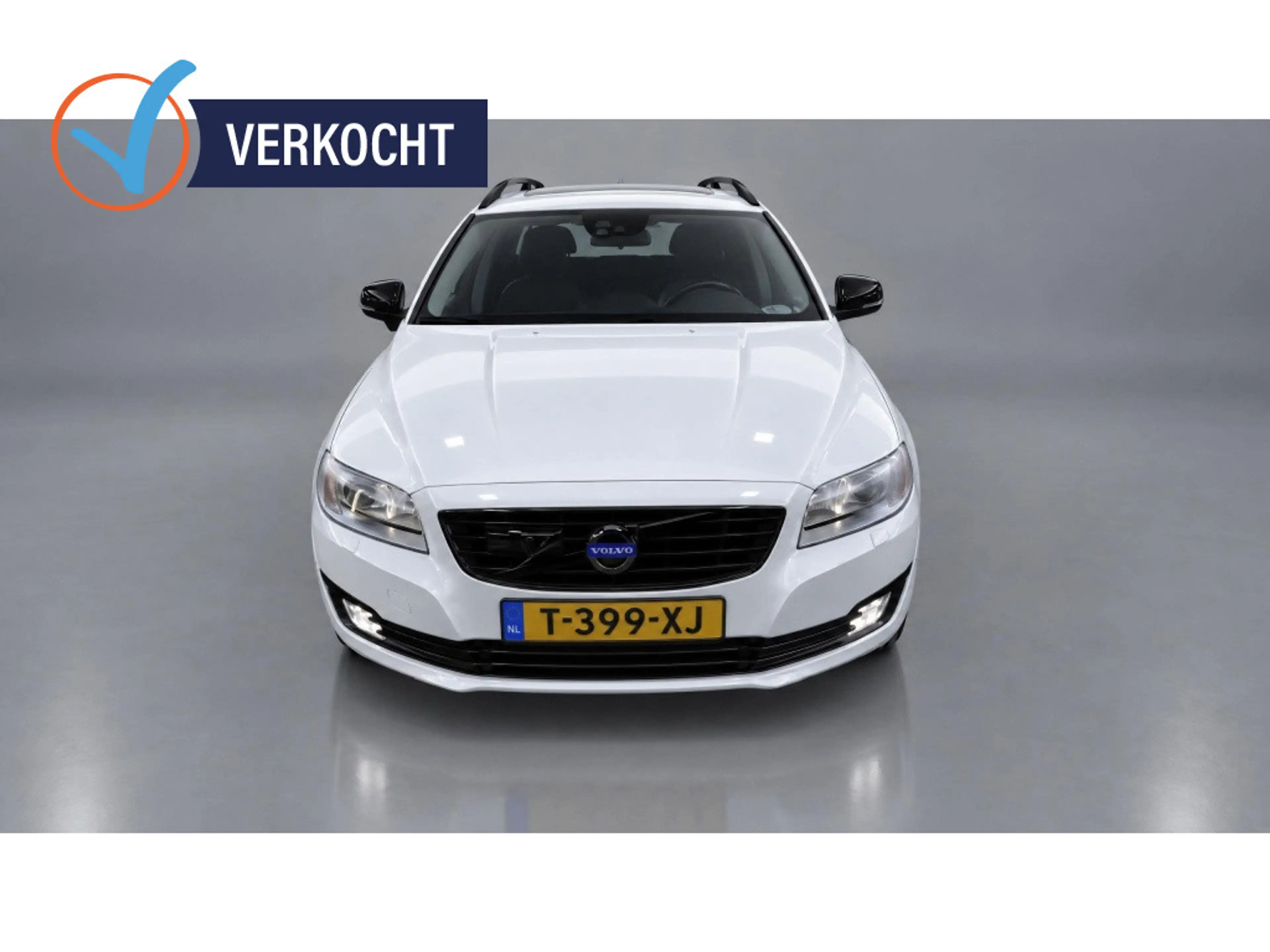 Volvo V70 2.0 T4 Inscr. Ed. | Pano | Trekhaak | Cruise | Nav — photo 3