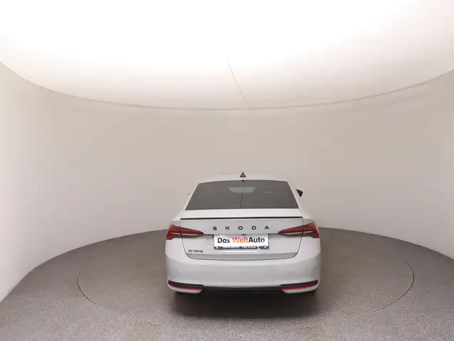 Skoda Octavia view 6