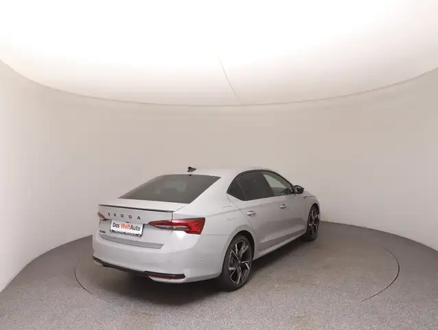 Skoda Octavia view 4