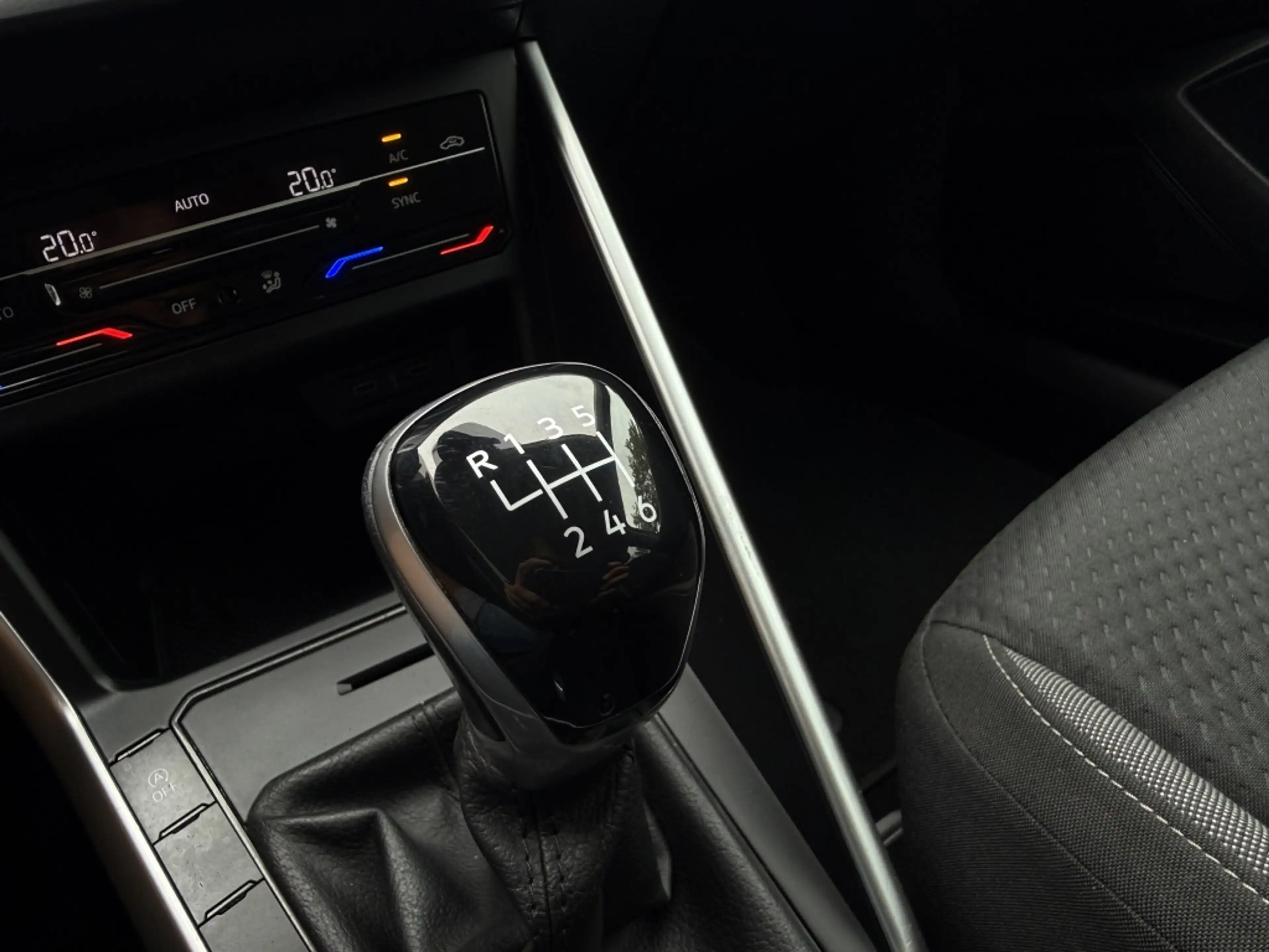 Volkswagen Taigo 1.0 TSI Life Business — photo 22