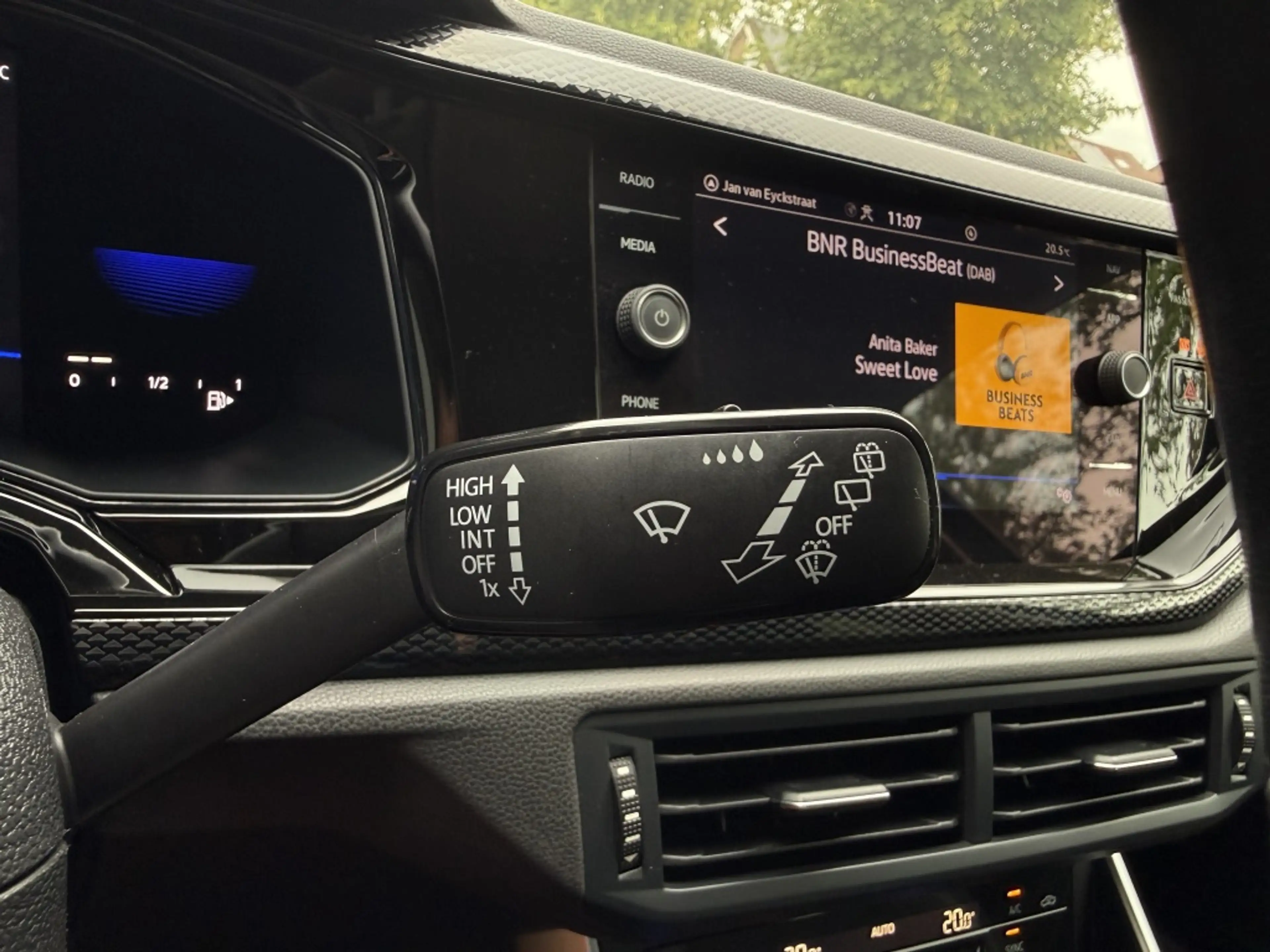 Volkswagen Taigo 1.0 TSI Life Business — photo 14