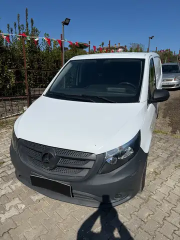 Mercedes-Benz V 200