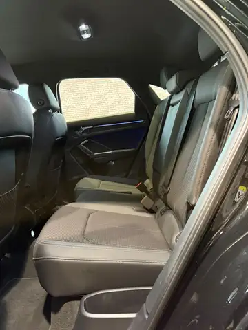 Audi Q3 view 13