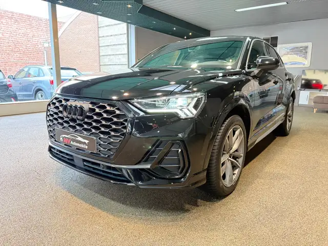 Audi Q3 main image