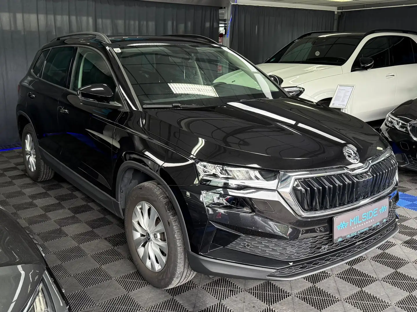 Skoda Karoq 2.0 TDI Ambition Schwarz - 1