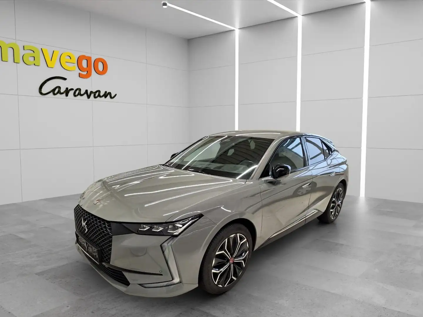 DS Automobiles DS 4 BlueHDi 130 S&S EAT8 Performance Line + Grau - 1