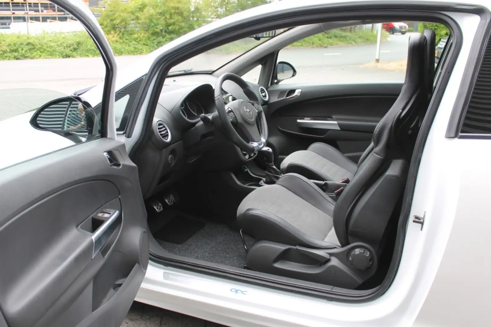 Opel Corsa 1.6-16v T Origineel OPC  AIRCO-SCHUIFDAK-RECARO Wit - 2