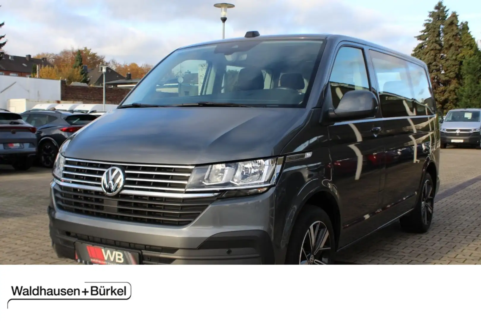 Volkswagen T6.1 Multivan 4MOTION 2.0 TDI DSG / AHK / DCC / ACC Klima Navi Grau - 1