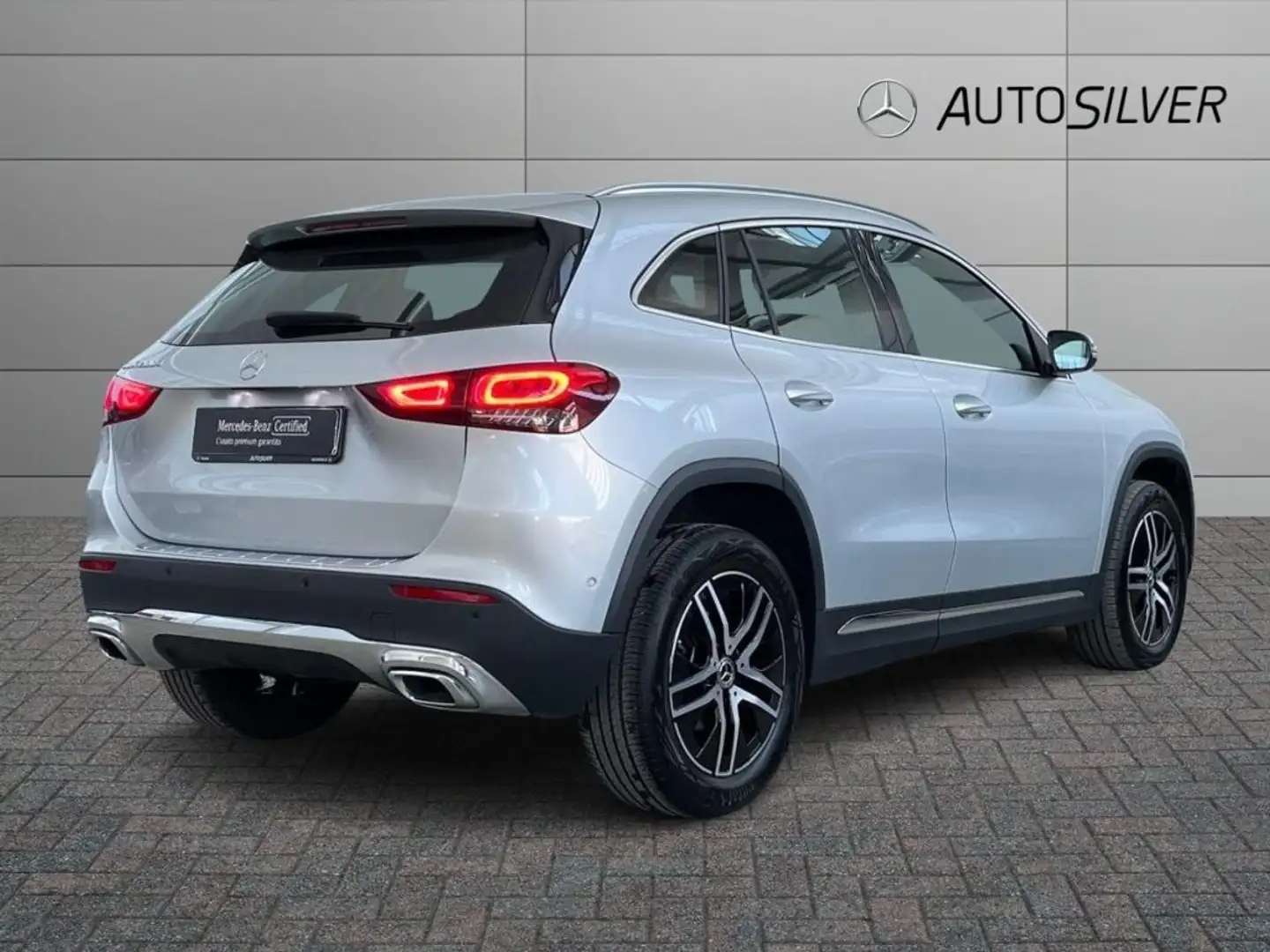 Mercedes-Benz GLA 200 d Automatic Sport Plus Zilver - 2