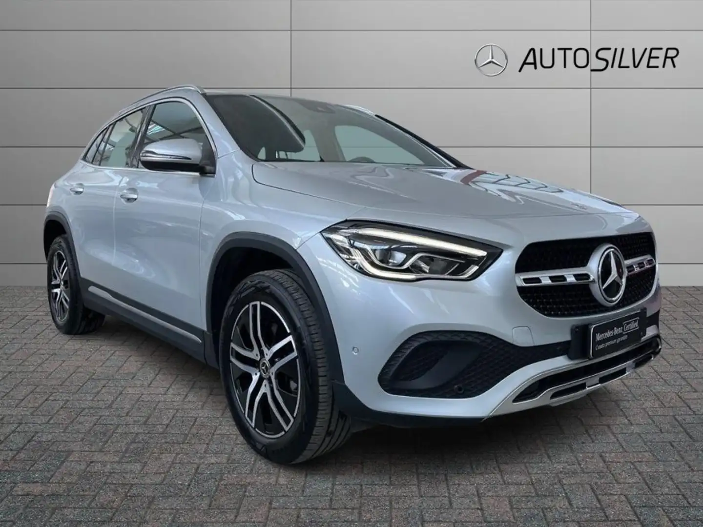 Mercedes-Benz GLA 200 d Automatic Sport Plus Zilver - 1