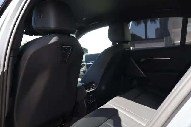 BMW I5 view 28