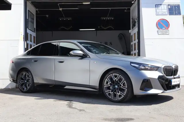 BMW I5 view 4