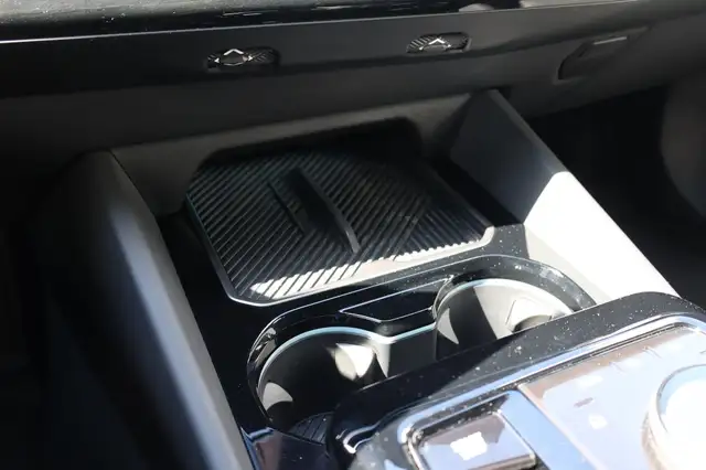 BMW I5 view 24