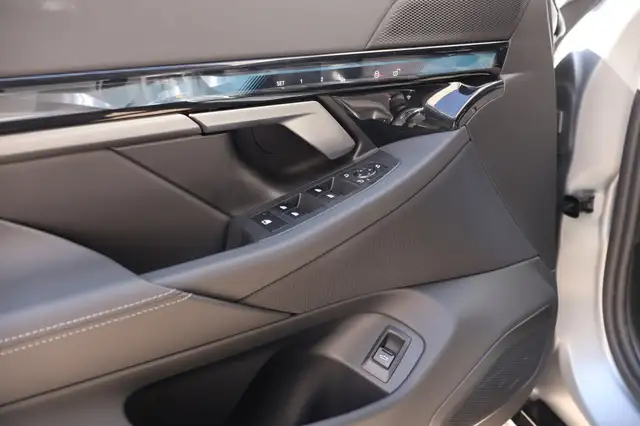 BMW I5 view 13