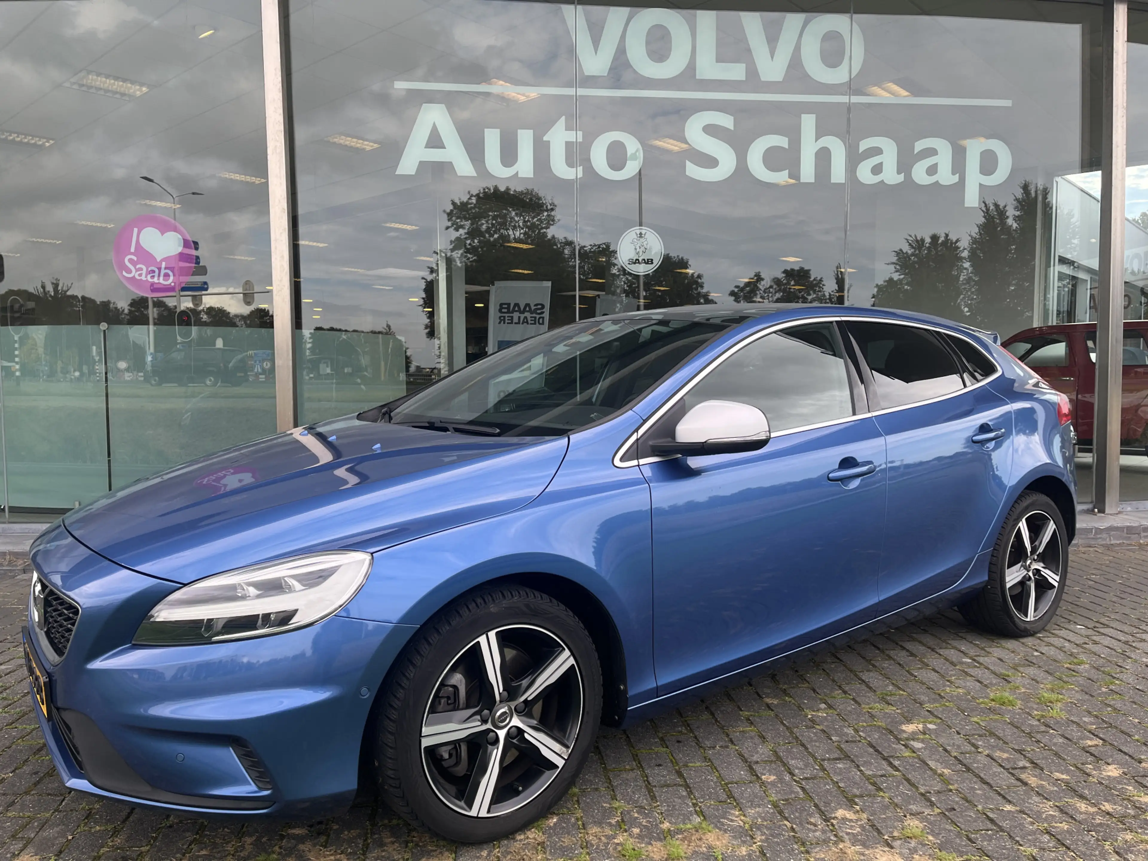 Volvo V40 2.0 T4 Business Sport Automaat | Rijklaar incl 12