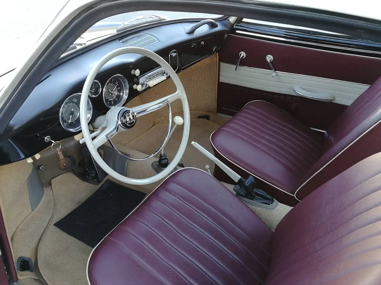 Volkswagen Karmann Ghia Coupé, foto 4