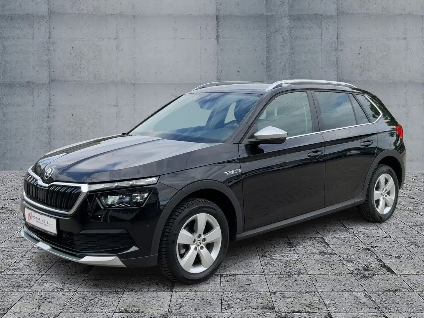 Skoda Kamiq 1.5 TSI DSG SCOUT LED+NAVI+ACC+SHZ+PDC+RFK Schwarz - 2