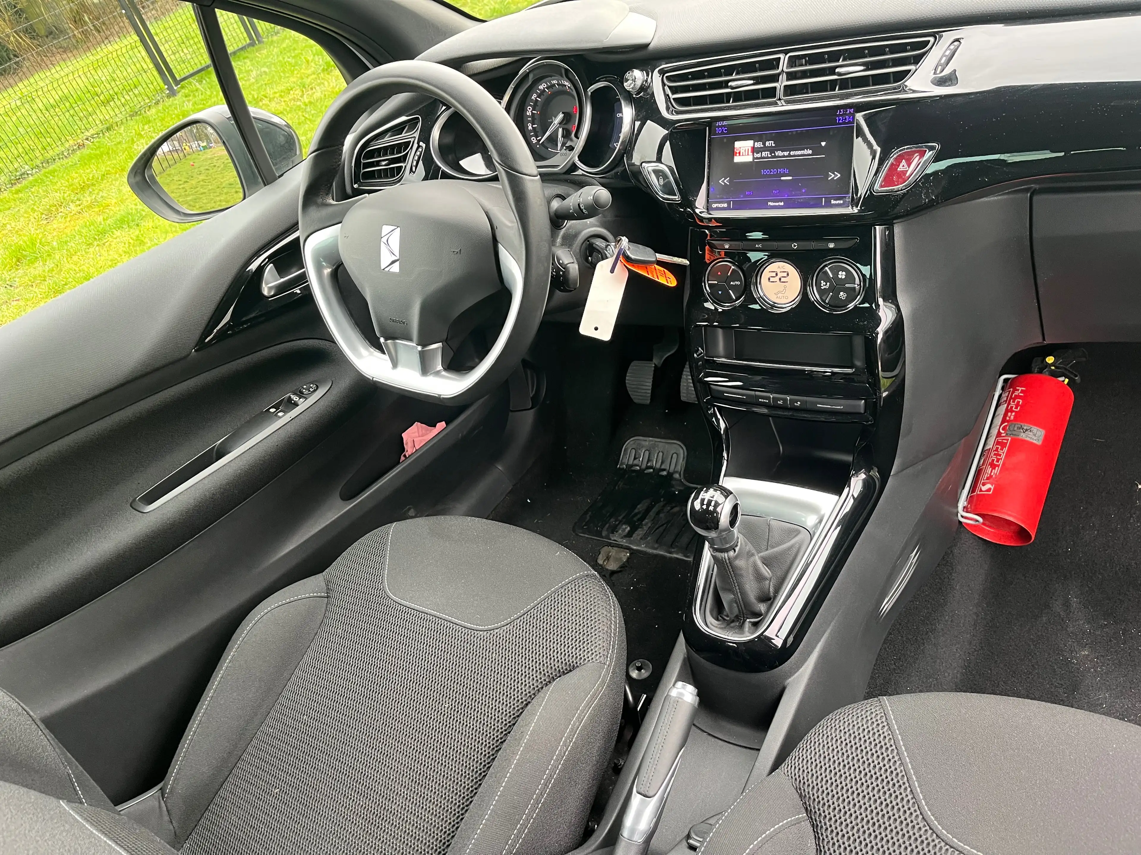 DS Automobiles DS 3 DS 3 1.2i PureTech So Chic S — photo 3